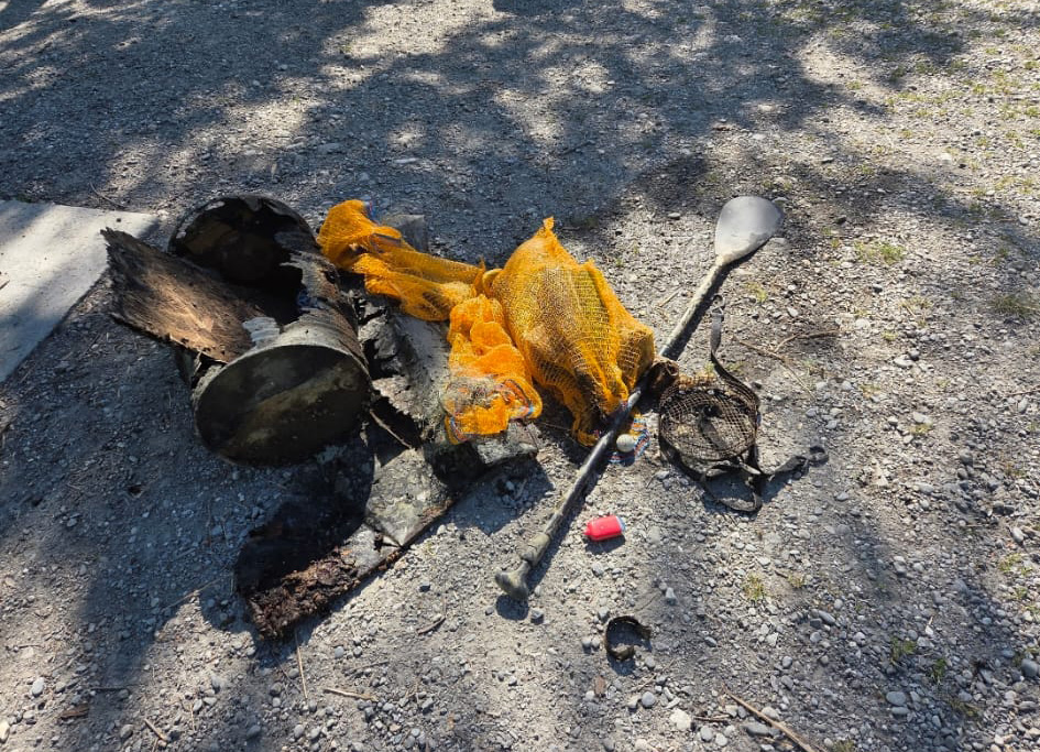 Abfall aus dem Alten Rhein
