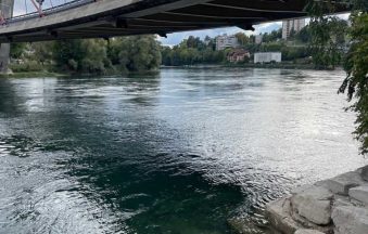 Brücke beim Flusstauchen